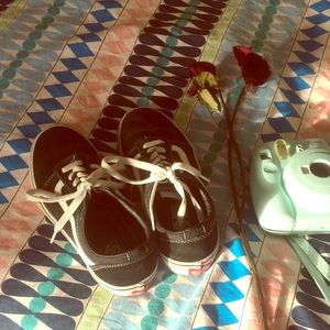 Women’s Classic Vans Sneakers✨✨